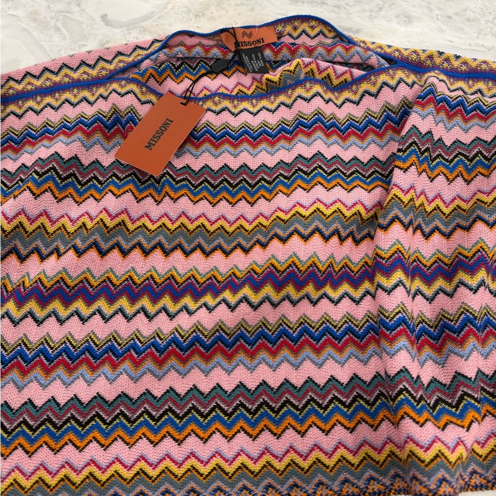 💕NWT Missoni Vibrant Zigzag poncho/ scarf